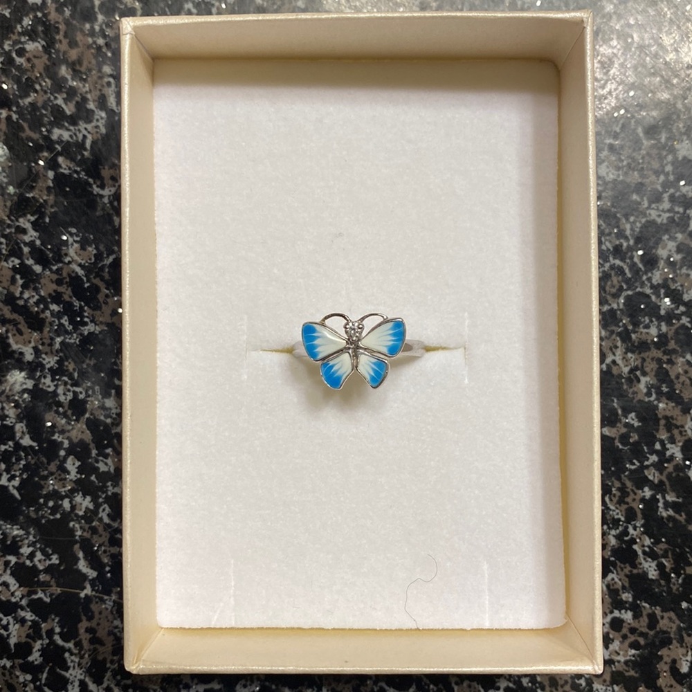 100% Authentic Dior Fine Jewelry white gold butterfly and Diamond ring! 💍